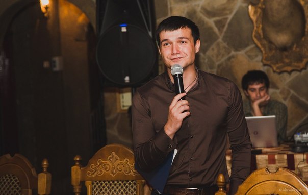 Ведущий Ярослав Уразов